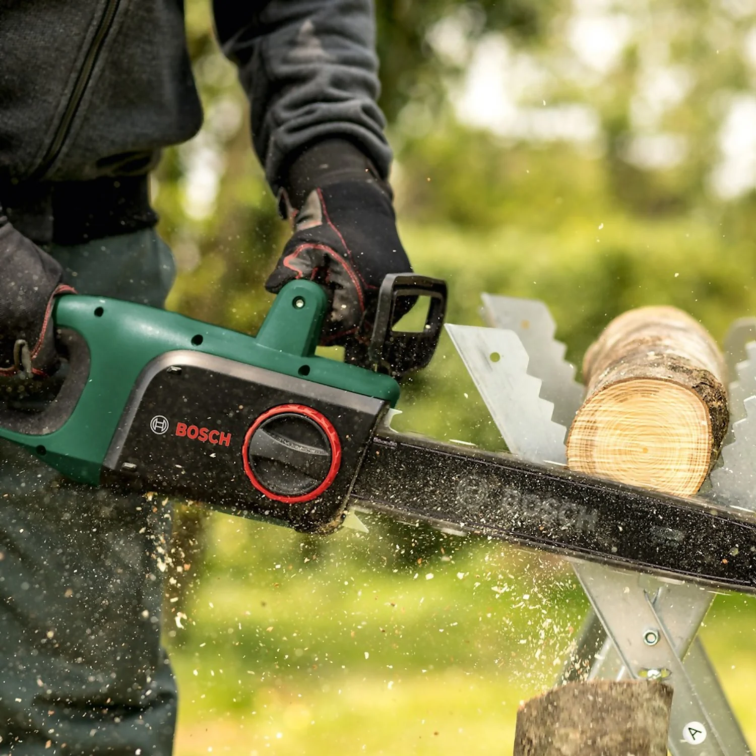 Bosch Universal Electric Chainsaw - Image 8