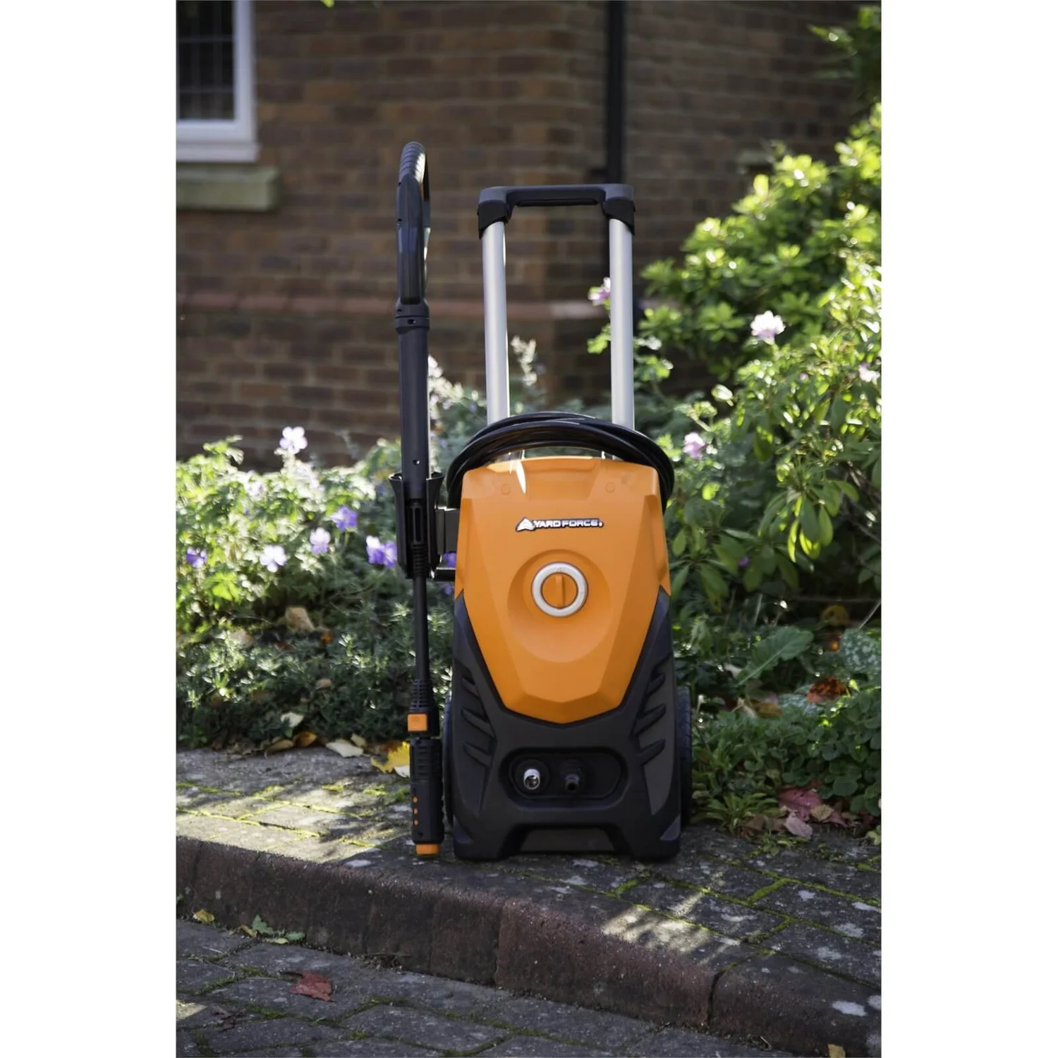 Yard Force 130 Bar 1800W High-Pressure Washer With Accessories - Image 2