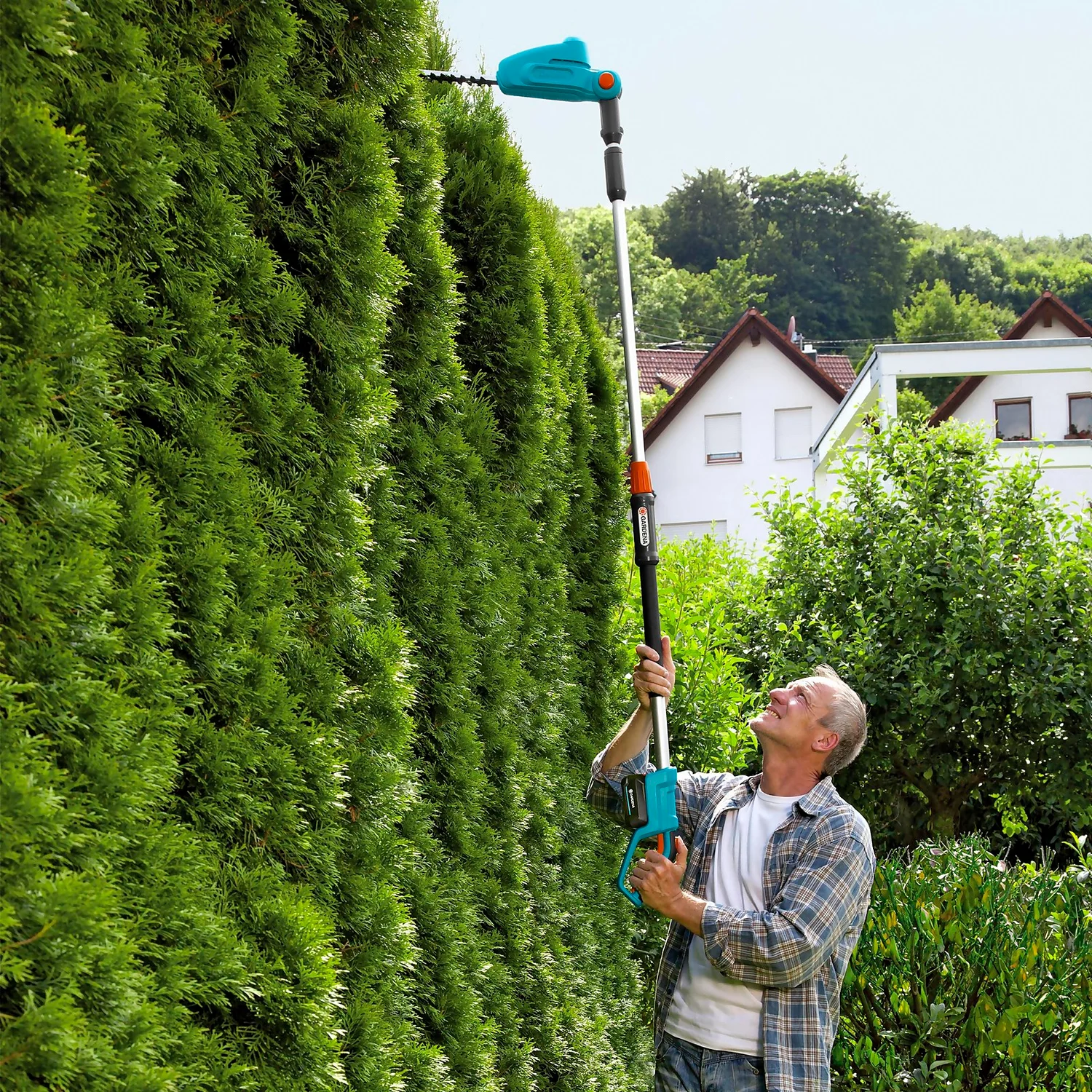 GARDENA Telescopic Cordless 18V Hedge Trimmer - Image 2