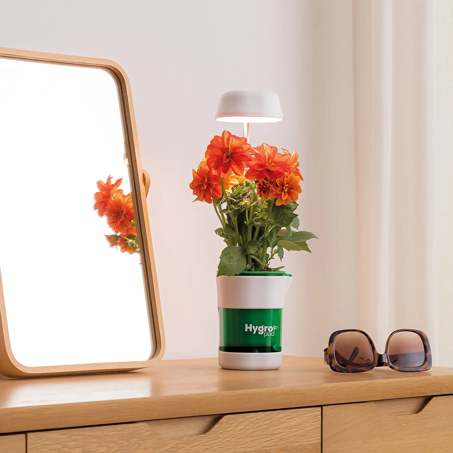 JML HygroPod - LED Grow Light & Self-Watering Plant Pot - Image 3